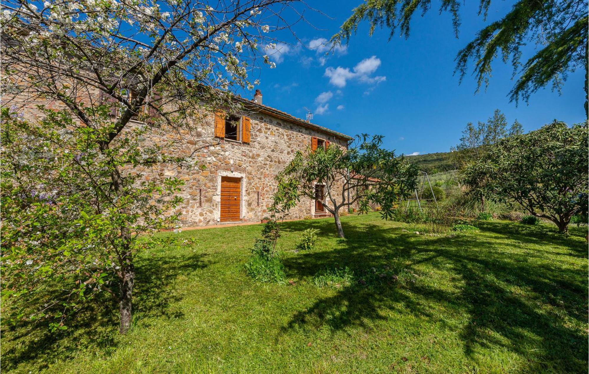 Cozy Home In Massa Marittima Gr With Kitchen Exterior foto