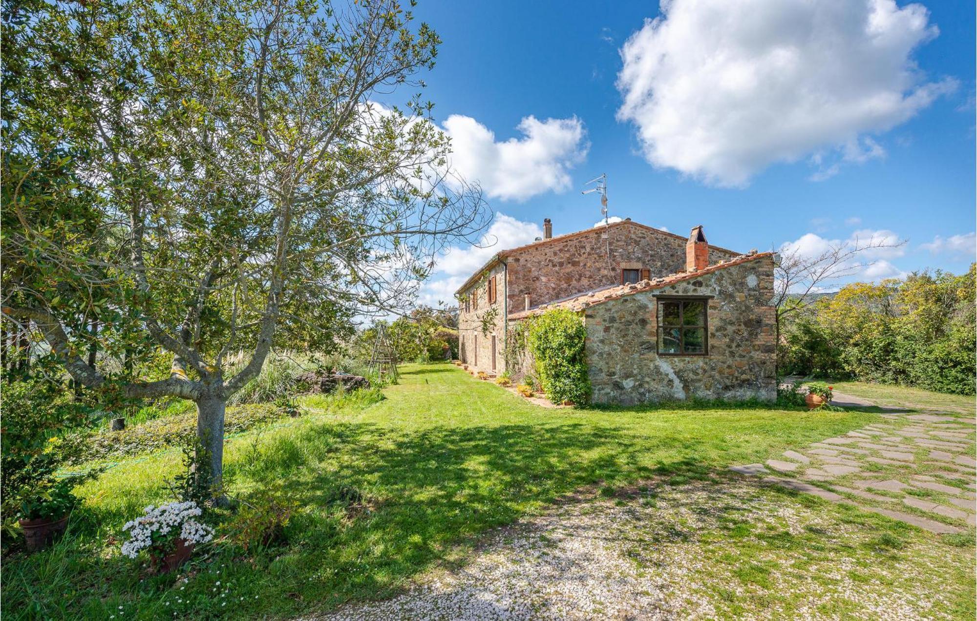 Cozy Home In Massa Marittima Gr With Kitchen Exterior foto